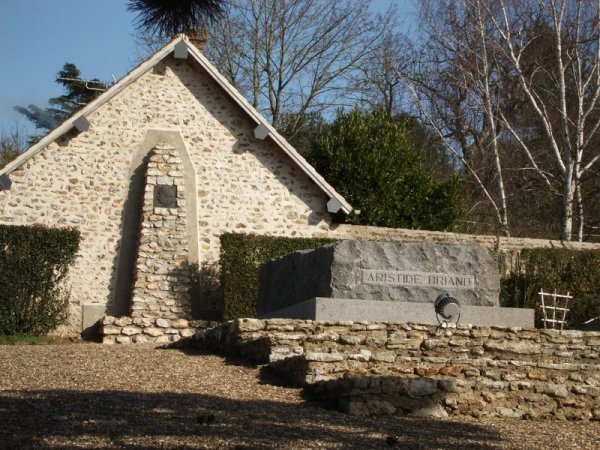 Tombe d’Aristide Briand