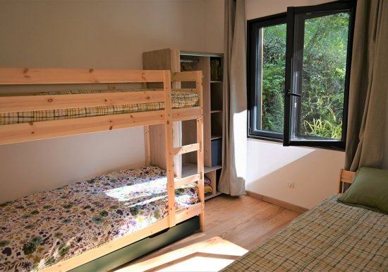 Laure Gravier  Gîte « Entre Rive et Colline »