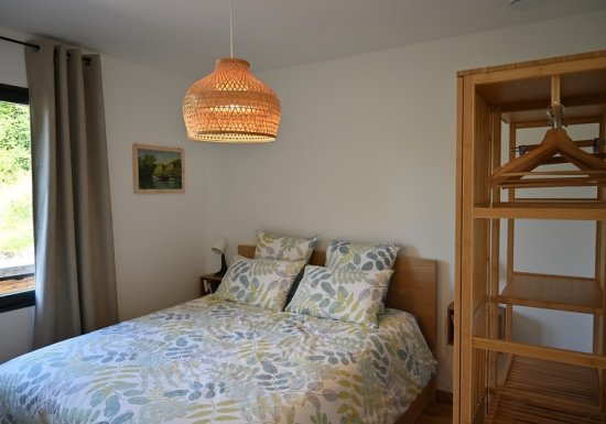 Laure Gravier  Gîte « Entre Rive et Colline »