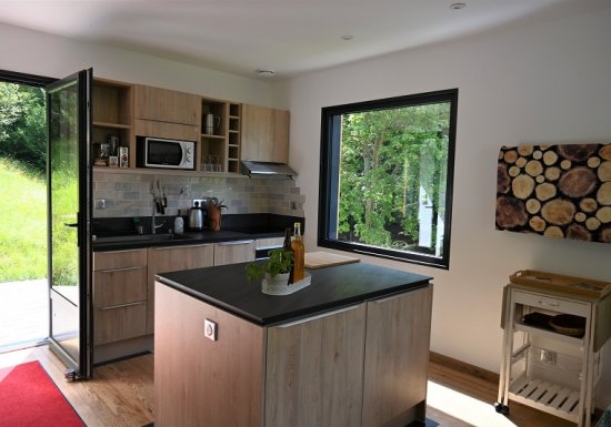 Laure Gravier  Gîte « Entre Rive et Colline »