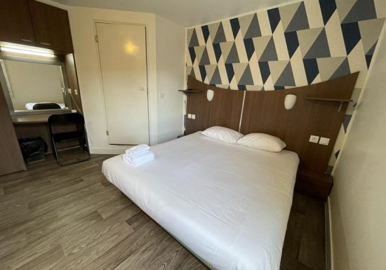 Kyriad direct Val de reuil Kyriad Direct