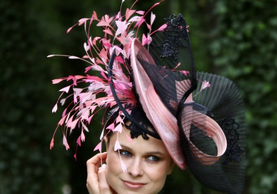 IMPERTINENCE – Création de chapeaux