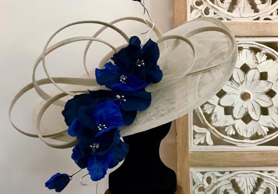 IMPERTINENCE – Création de chapeaux