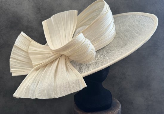 IMPERTINENCE – Création de chapeaux