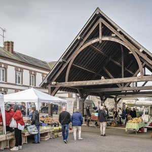 @PONPON911 Marché hebdomadaire d’Epaignes