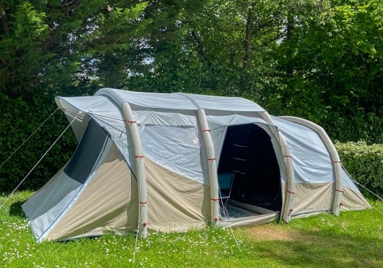 lery poses en Normandie_domaine des lacs Tentes équipées _ camping Léry-Poses en Normandie