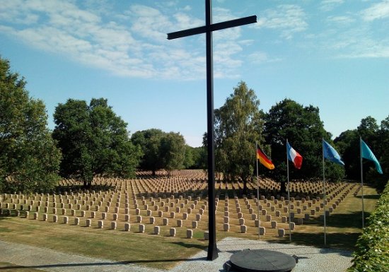 ©JulienChevalier Cimetière militaire allemand